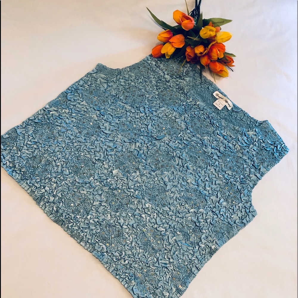 General Apparel Women’s Top Size XL